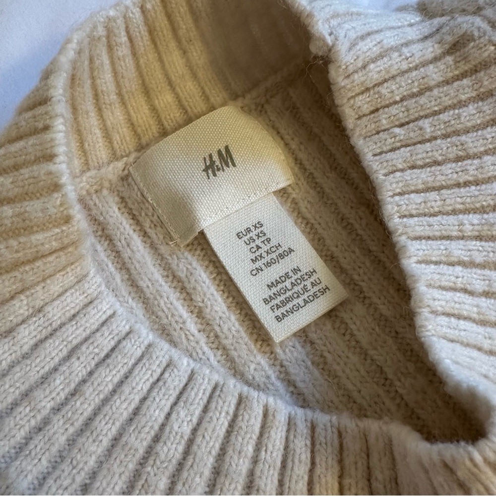 Green & Tan Knit Sweater - Picture 3 of 3